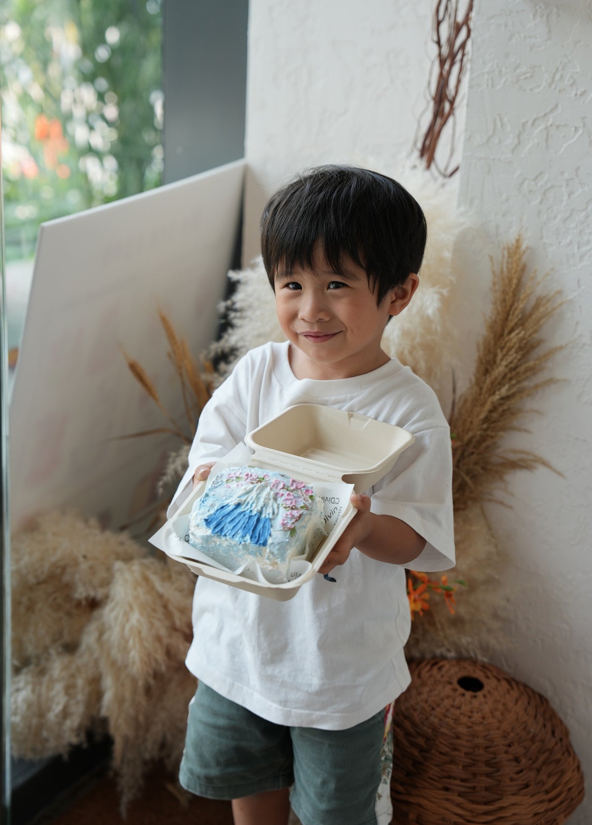 DIY Cake Painting Café Experience