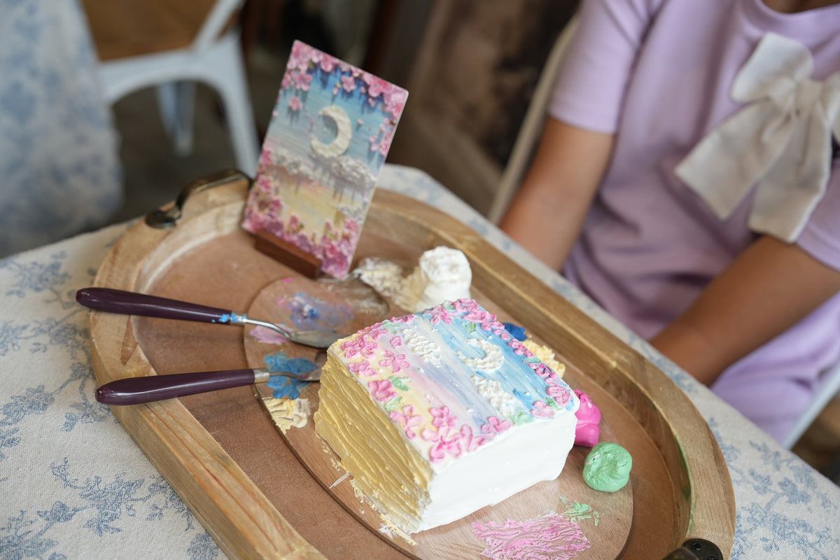 DIY Cake Painting Café Experience