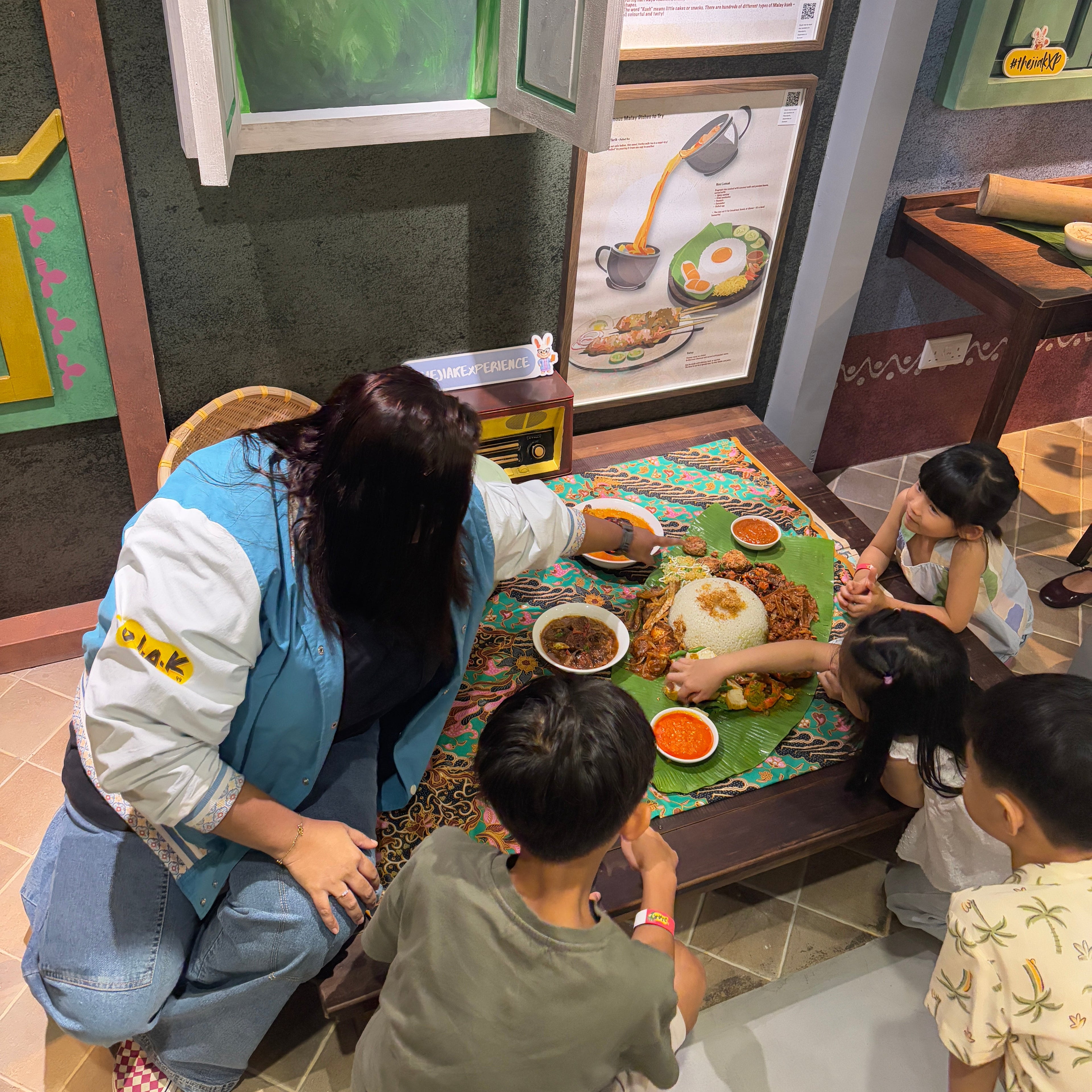 Family Culinary Adventure: Singapore’s Hawker Culture & Food Heritage