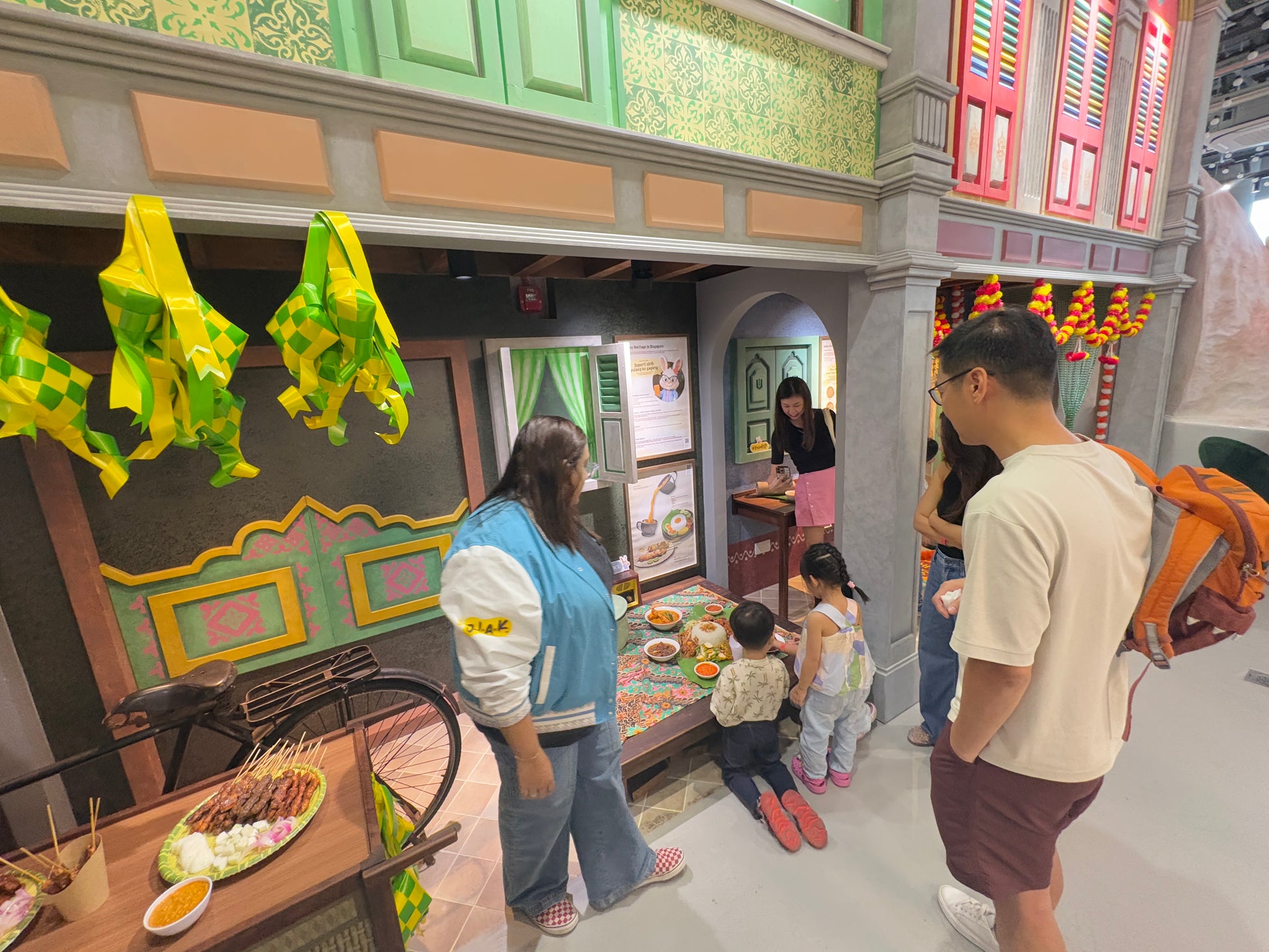 Family Culinary Adventure: Singapore’s Hawker Culture & Food Heritage