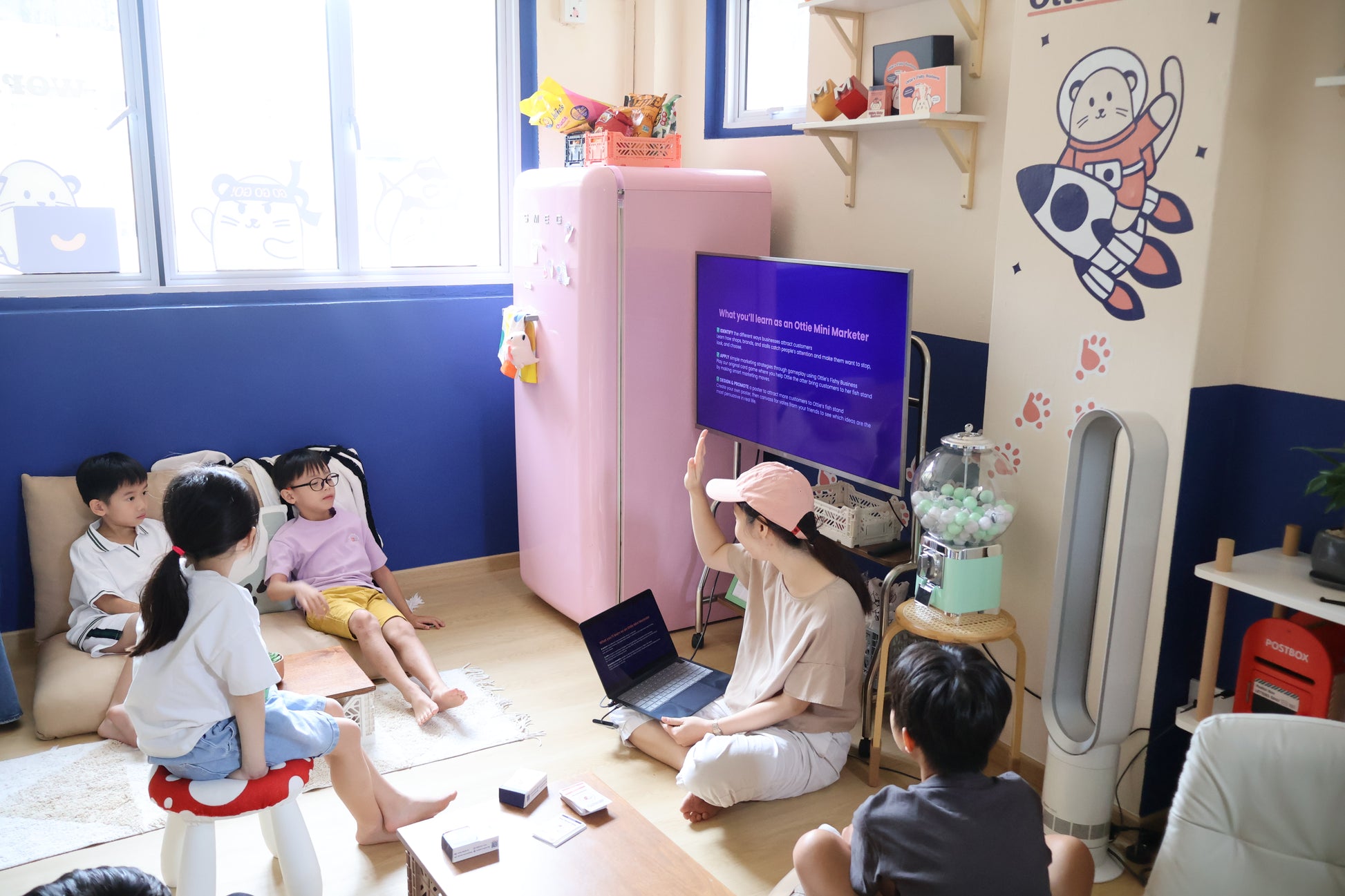 Ottie’s Splash & Sell: A Fun Intro to Marketing for Kids