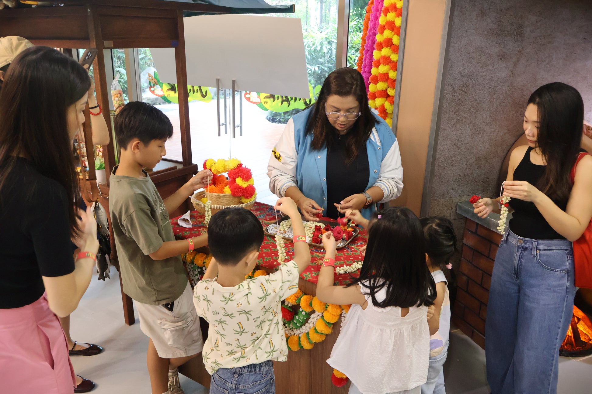 Family Culinary Adventure: Singapore’s Hawker Culture & Food Heritage