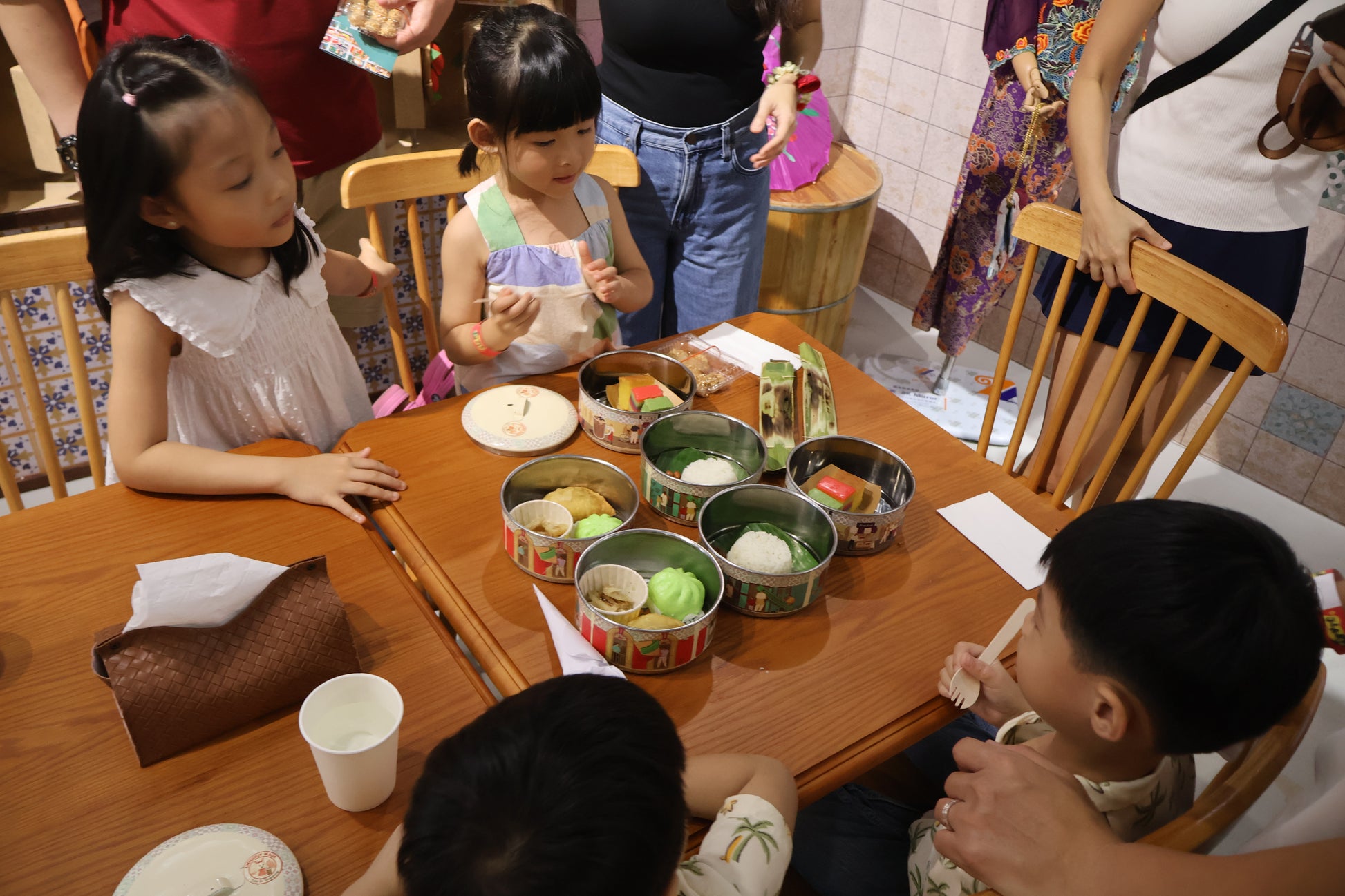 Family Culinary Adventure: Singapore’s Hawker Culture & Food Heritage