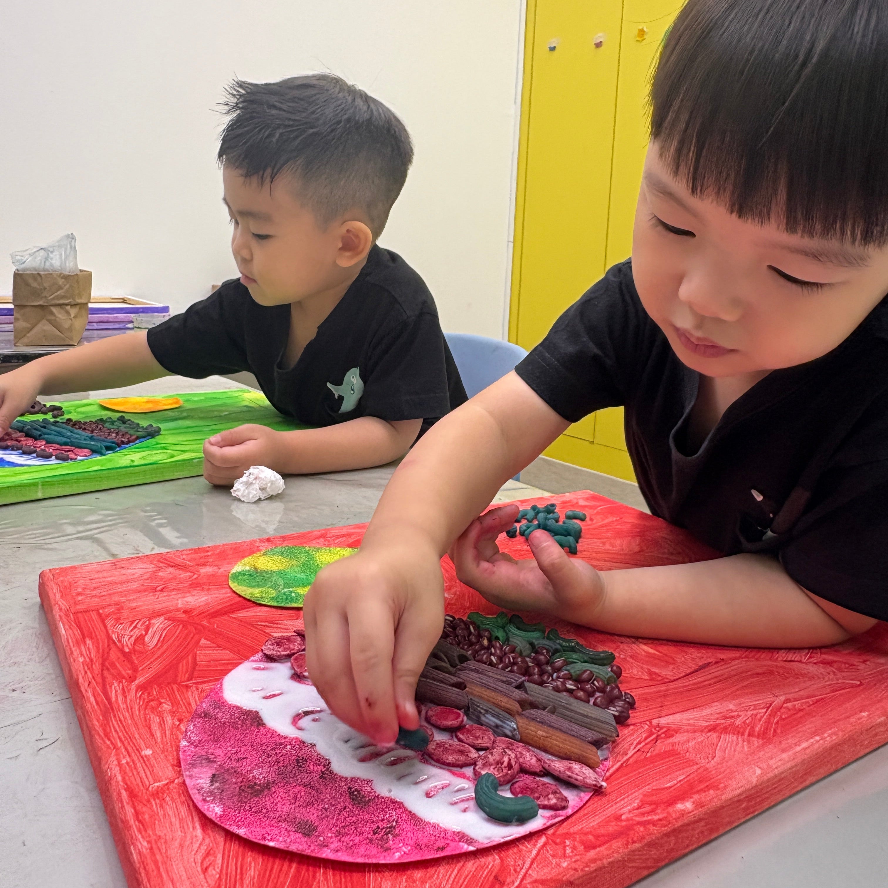 Little Book Explorers: Storytelling Through Art & Play (2 sessions)