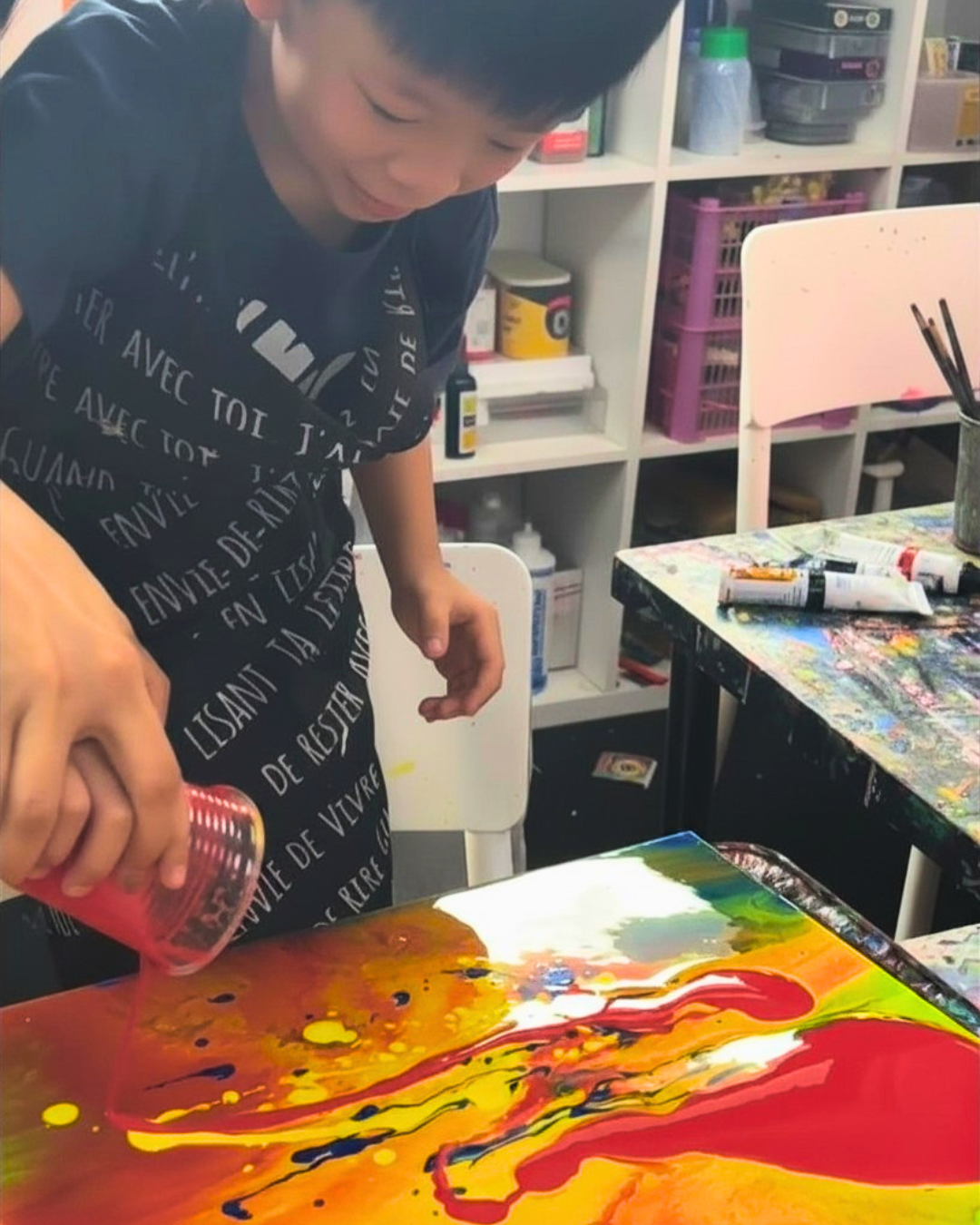Acrylic Pour & DIY Keychain Making Workshop