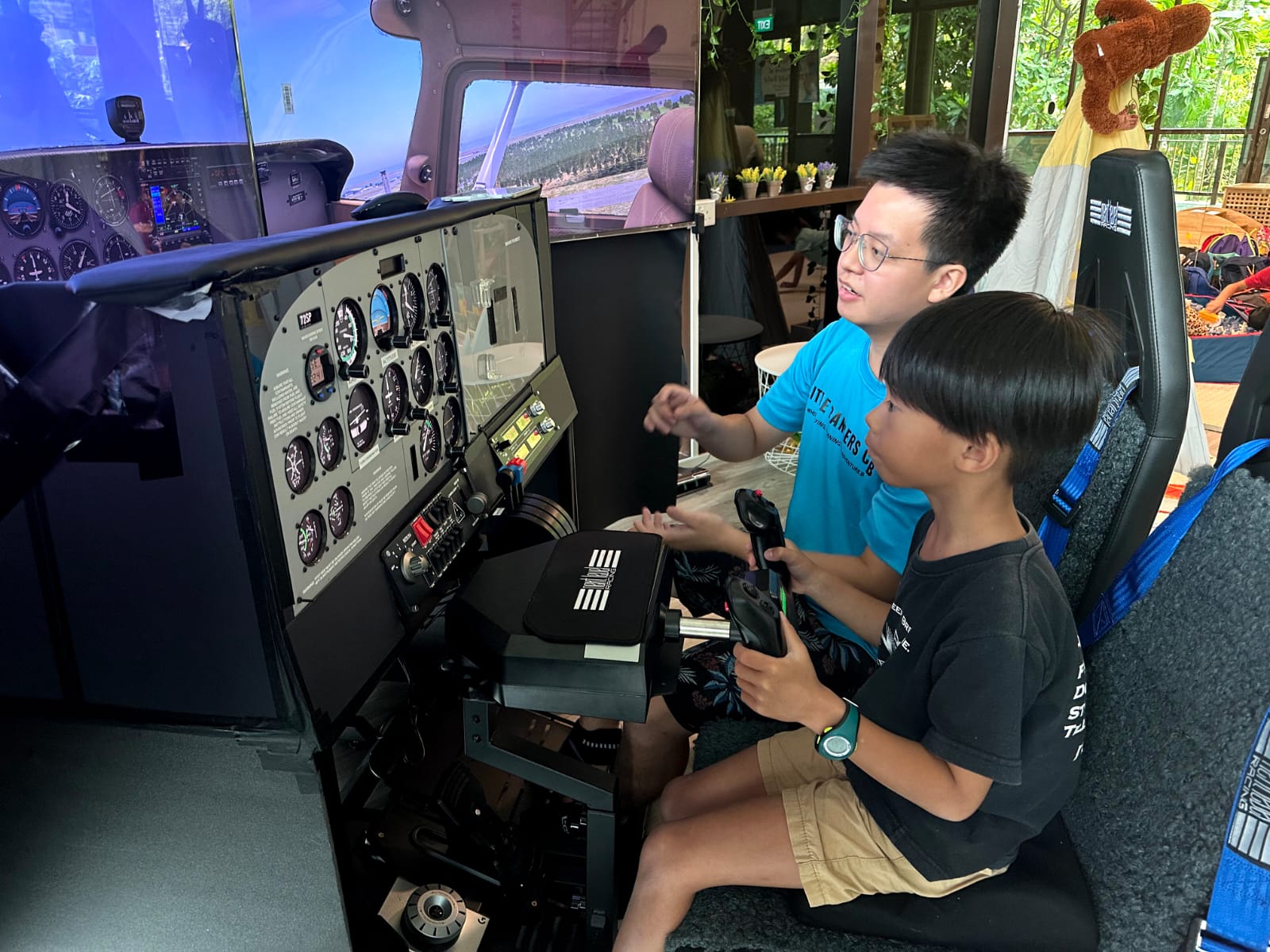 Junior Pilot Flight Simulator - Hands-On STEM Learning