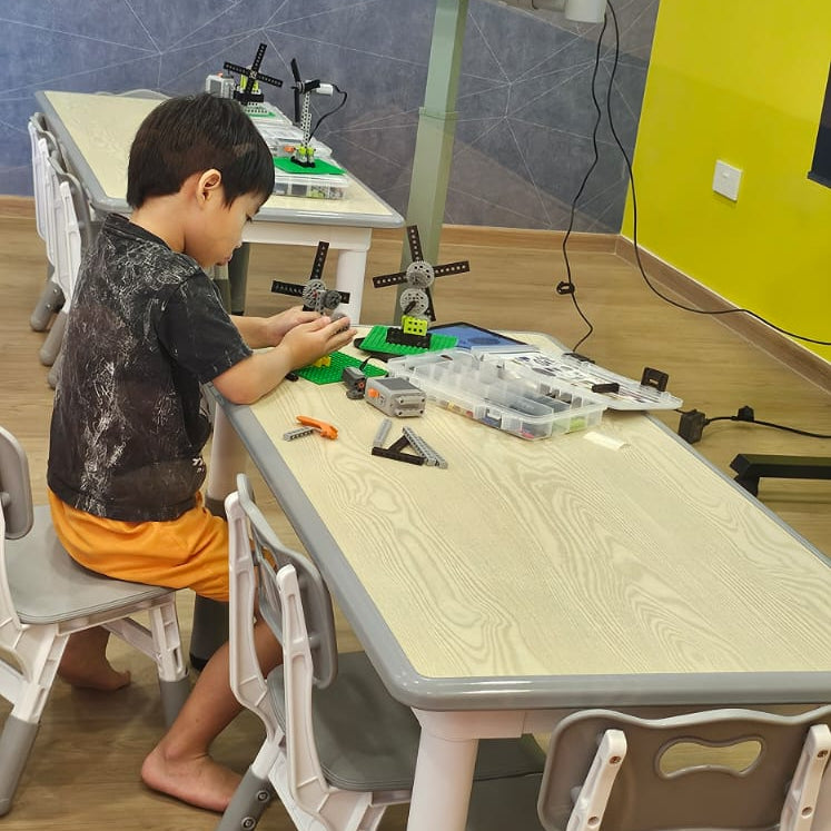 LEGO-Based STEM Learning Workshop For Early Learners