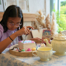 DIY Cake Painting Café Experience