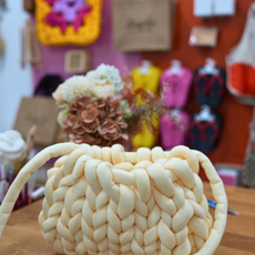 kids_hand_weaving